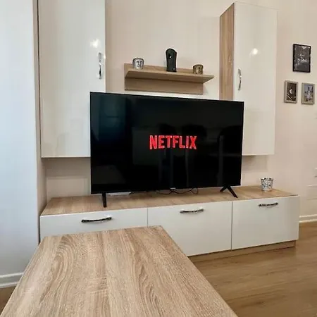 Urban Oasis Magnet * Тирана